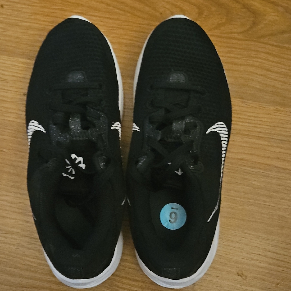 Nike Black and White Athletic Shoes